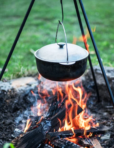 Cuisiner Plein Air Chaudron Sur Feu Camp — Photo