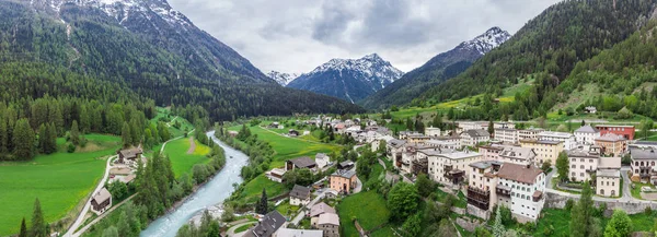 Lavin Zwitserland Mei 2018 Prachtig Panoramisch Uitzicht Lavin Gemeente Gelegen — Stockfoto