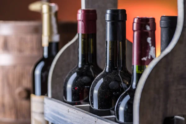 Bottiglie Vino Cassa Legno Fusto Vino Quercia — Foto Stock