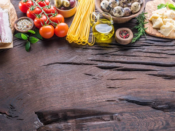 Verscheidenheid Van Voedsel Houten Tafel Bovenaanzicht — Stockfoto