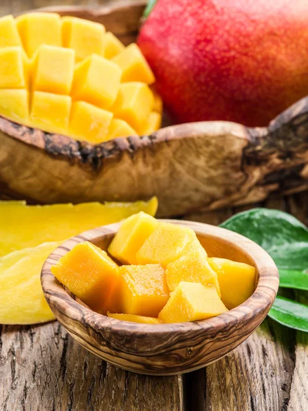 Mango Frutta Mango Cubetti Sul Tavolo Legno — Foto Stock