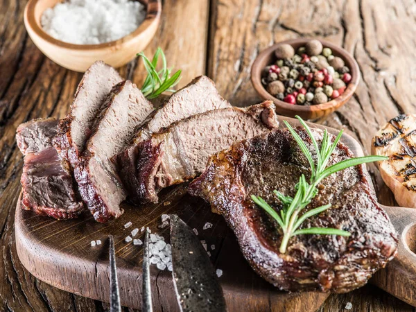 Steak Ribeye Spices Wooden Tray — Stock Photo, Image