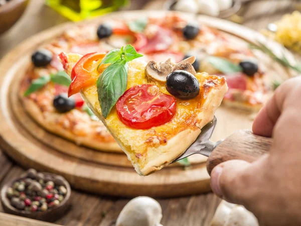Pizza Con Champiñones Salami Tomates Vista Superior —  Fotos de Stock