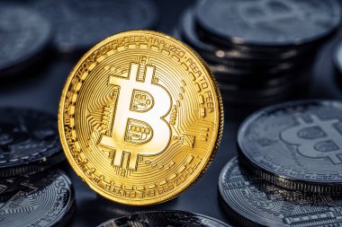 Parlak fiziksel bitcoins. Blockchain teknoloji.