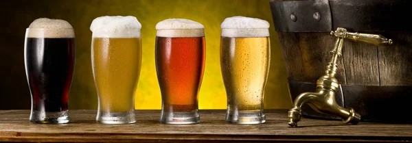 Glasses Beer Beer Cask Wooden Table Craft Brewery — Stock Photo, Image