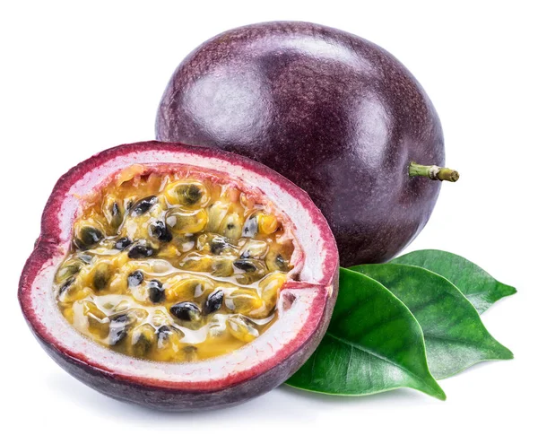 Passionsfrüchte Und Ihr Querschnitt Mit Fruchtsaft Gefüllt Mit Samen Weißer — Stockfoto