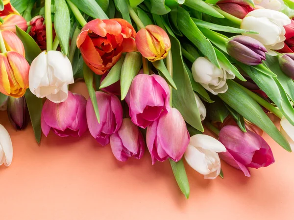 Kleurrijk Boeket Tulpen Oranje Achtergrond Bovenaanzicht — Stockfoto