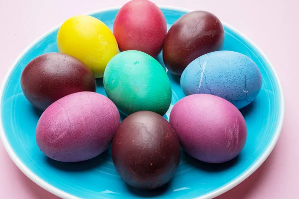 Colorful Easter eggs as an attribute of Easter celebration. Pink — Stock Photo, Image