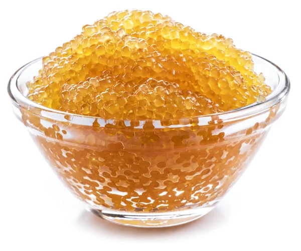 Gädda kaviar eller löjrom i skålen på vit bakgrund. — Stockfoto