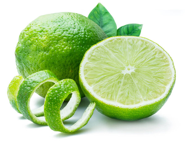 Спелые плоды лайма на белом фоне
.