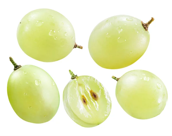 Varias bayas de uva sobre el fondo blanco . — Foto de Stock