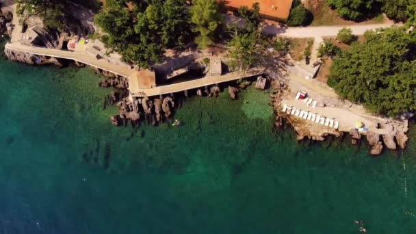 Pohled Pláž Modré Pobřeží Lovranu Chorvatsko Srpen2019 Horní Pohled — Stock video