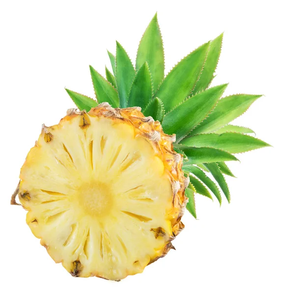 Beyaz arka planda izole edilmiş ananas meyvelerinin iyi yarısı. — Stok fotoğraf
