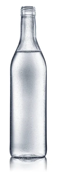 Fles Wodka Gin Gekoelde Alcoholdrank Witte Achtergrond Knippad — Stockfoto