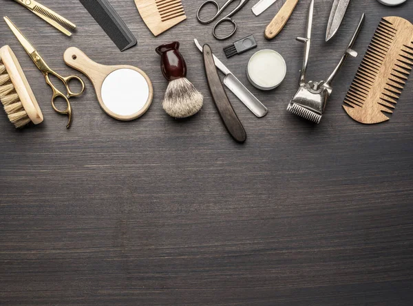 Klassische Pflege Und Friseurwerkzeuge Auf Holzgrund Draufsicht Auf Barbershop Instrumente — Stockfoto
