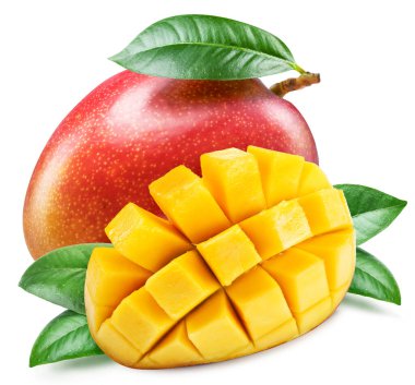 Beyaz arka planda yaprakları ve mango dilimleri olan mango. Kesme yolu.