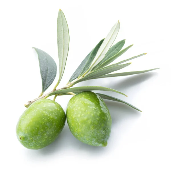 Olives Naturelles Vertes Avec Feuilles Isolées Sur Fond Blanc — Photo