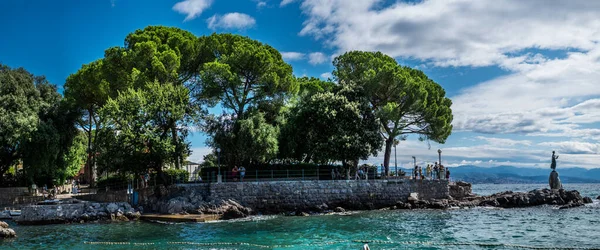 Martılı Bakire Heykel Hırvatistan Opatij Kentinin Simgesi Güzel Panoramik Deniz — Stok fotoğraf