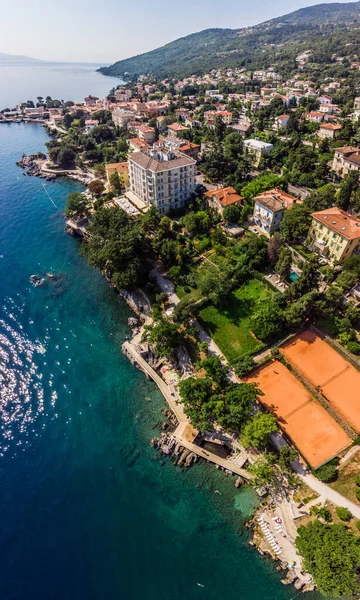 Hermosa Vista Panorámica Del Pueblo Lovran Orilla Del Mar Croacia — Foto de Stock