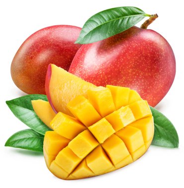 Beyaz arka planda yaprakları ve mango dilimleri olan mango. Kesme yolu.