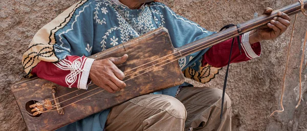 Moroccan Musician Playing Guitar Morocco Gumbri Guembri — Stock Photo, Image
