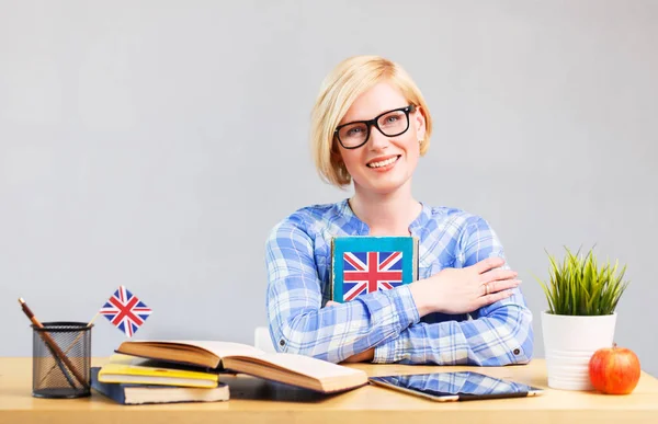 Donna studia inglese — Foto Stock