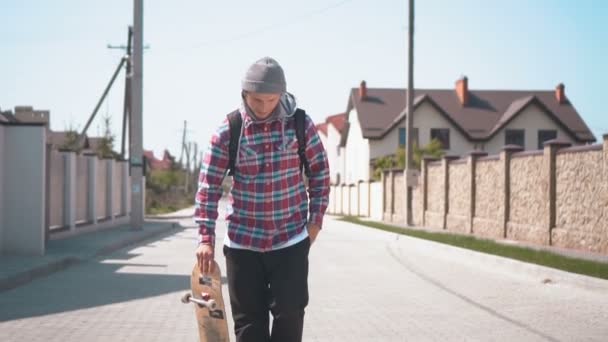 Skateboarder στο δρόμο — Αρχείο Βίντεο