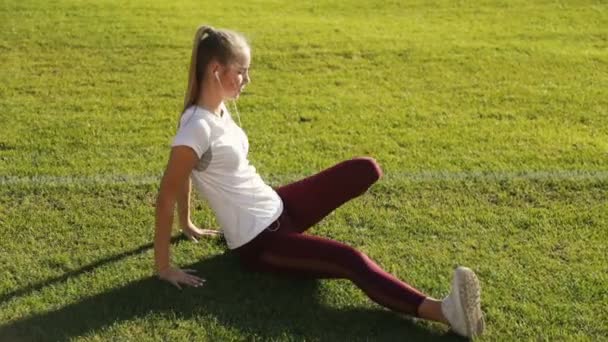 Woman Stretches the Body — Stock Video