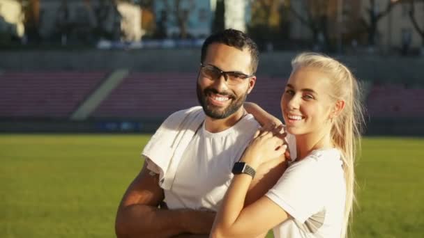 Retrato de corredores felices — Vídeo de stock