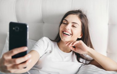 Sabah Skype çağrısı