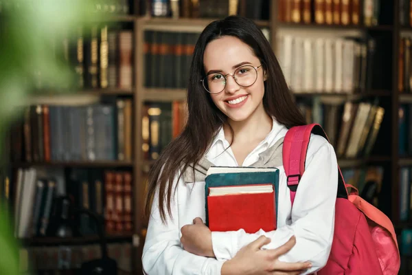 Retrato de estudante universitário — Fotografia de Stock