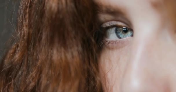 Primer plano de Shot of Young Woman Eye — Vídeo de stock