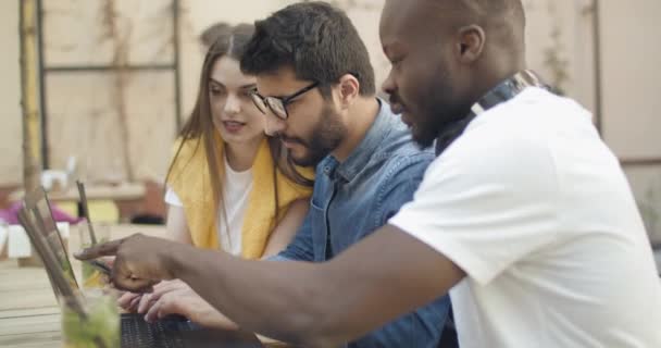 Trabajo en equipo Discusión — Vídeos de Stock