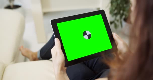 Woman Holding Tablet Chromakey Gesture — Stock Video