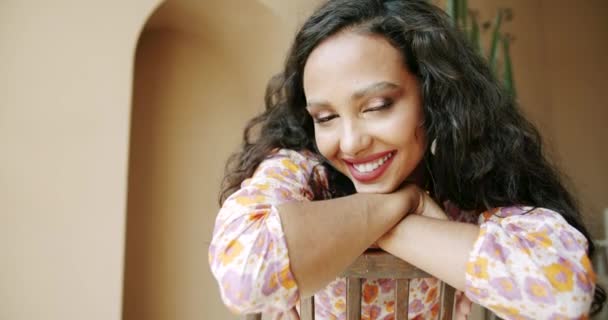 Retrato de mulher sorridente — Vídeo de Stock