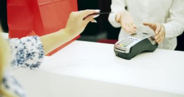 Giyim Mağazası Closeup'ta Kartlı Ödeme