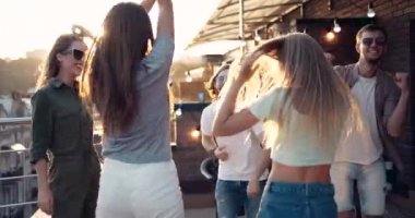 Terasta Sunset Disco Partisi