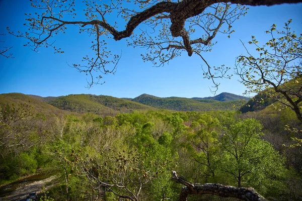 Vue Tranquille Sur Nature Avec Montagnes Ciel Bleu — Photo