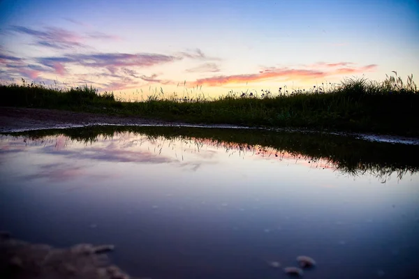 Dağ Gölünde Gün Batımının Manzarası — Stok fotoğraf