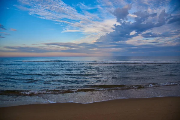 Vista Panoramica Sul Mare Sulla Spiaggia Sabbia — Foto Stock