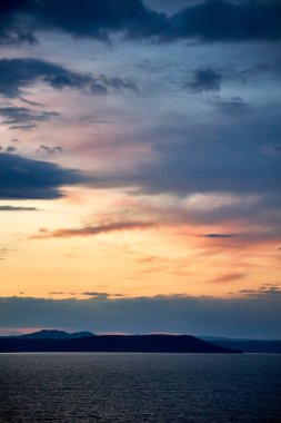 Deniz günbatımı yansıma