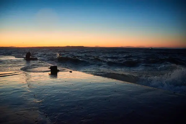 日落在海中的体现 — 图库照片