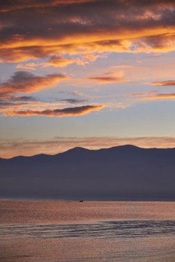 Deniz günbatımı yansıma