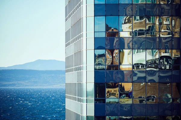 Modern Üzleti Épület Ablakokkal Égbolttal — Stock Fotó