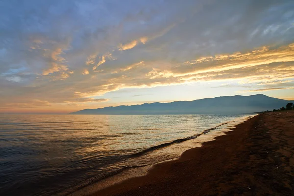 Deniz Üzerindeki Güzel Günbatımı Bulutları — Stok fotoğraf