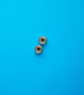 iki küçük çalışırken Bilya yatakları metal ile kapalı