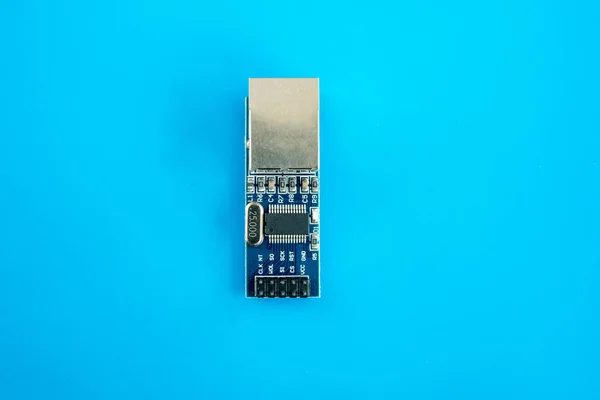 局域网 arduino 模块。以太网 arduino 连接器 — 图库照片