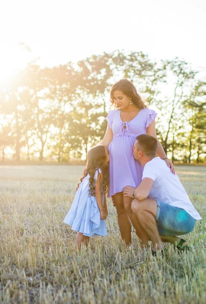 Happy Young Family Field Sunset Light Husband Little Girl Kissing — Stock Photo, Image