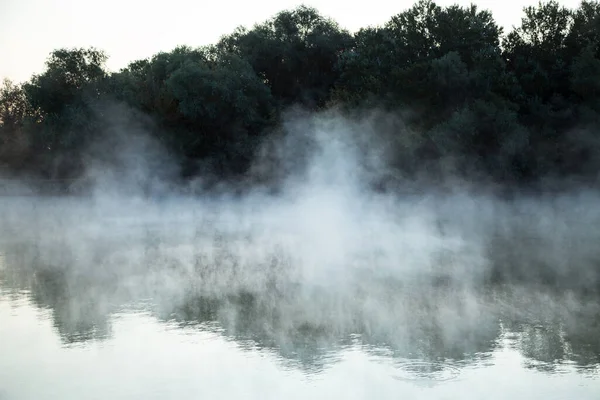 Évaporation Matinale Eau Sur Rivière Brouillard Sur Eau — Photo