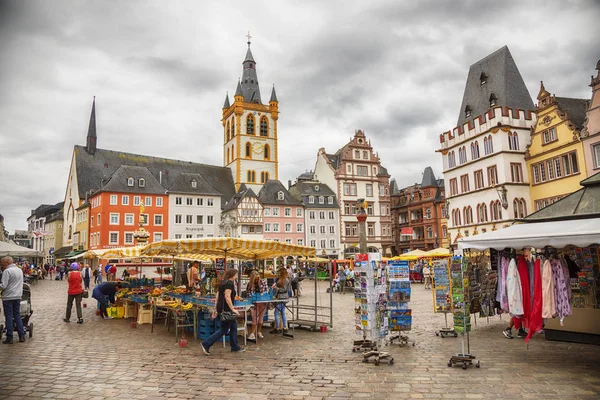 Trier Německo Června 2018 Lidé Středověkých Marktkreuz Trh Kříž Franckou — Stock fotografie